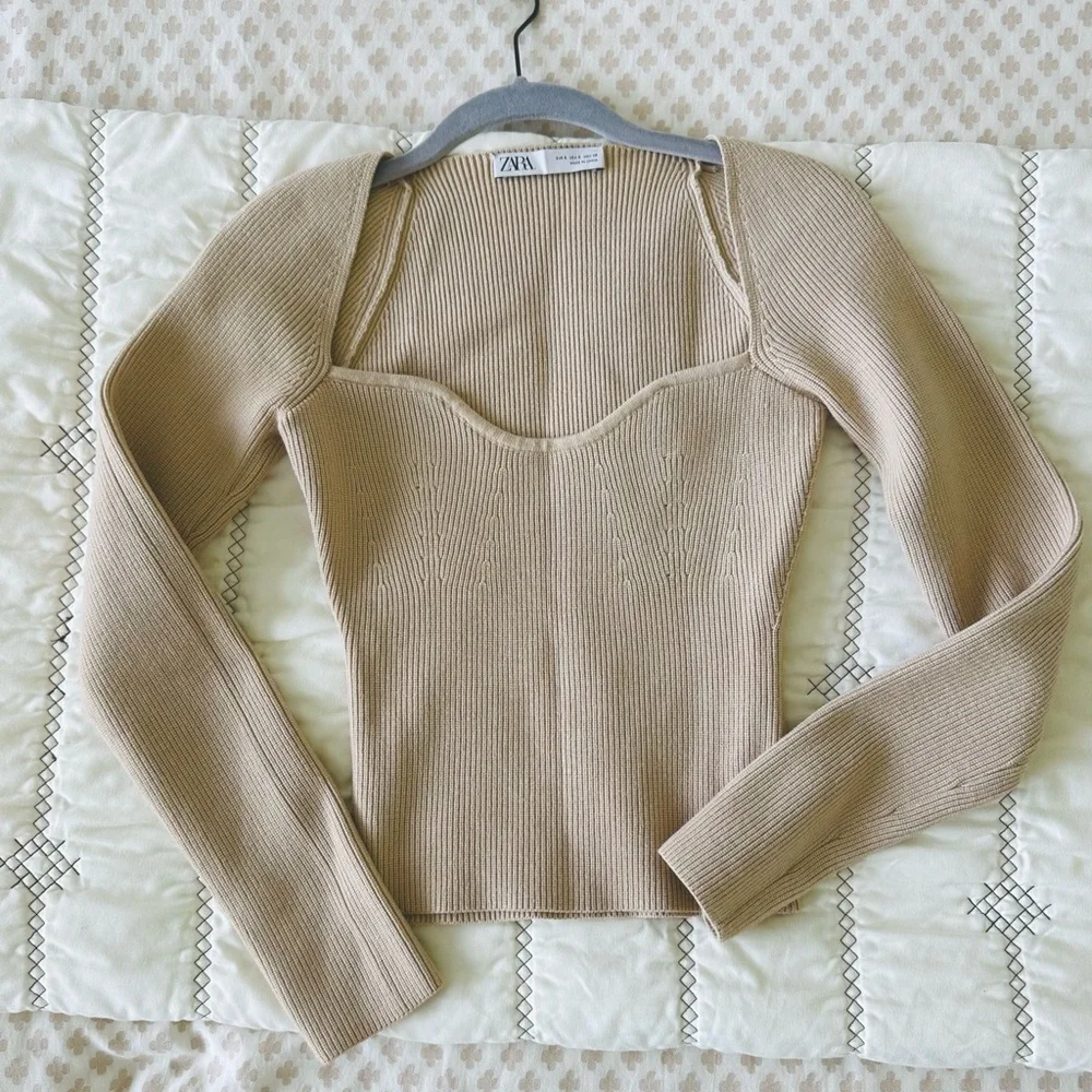 Zara Cream Ribbed Knit Sweater - Picture 1 of 3